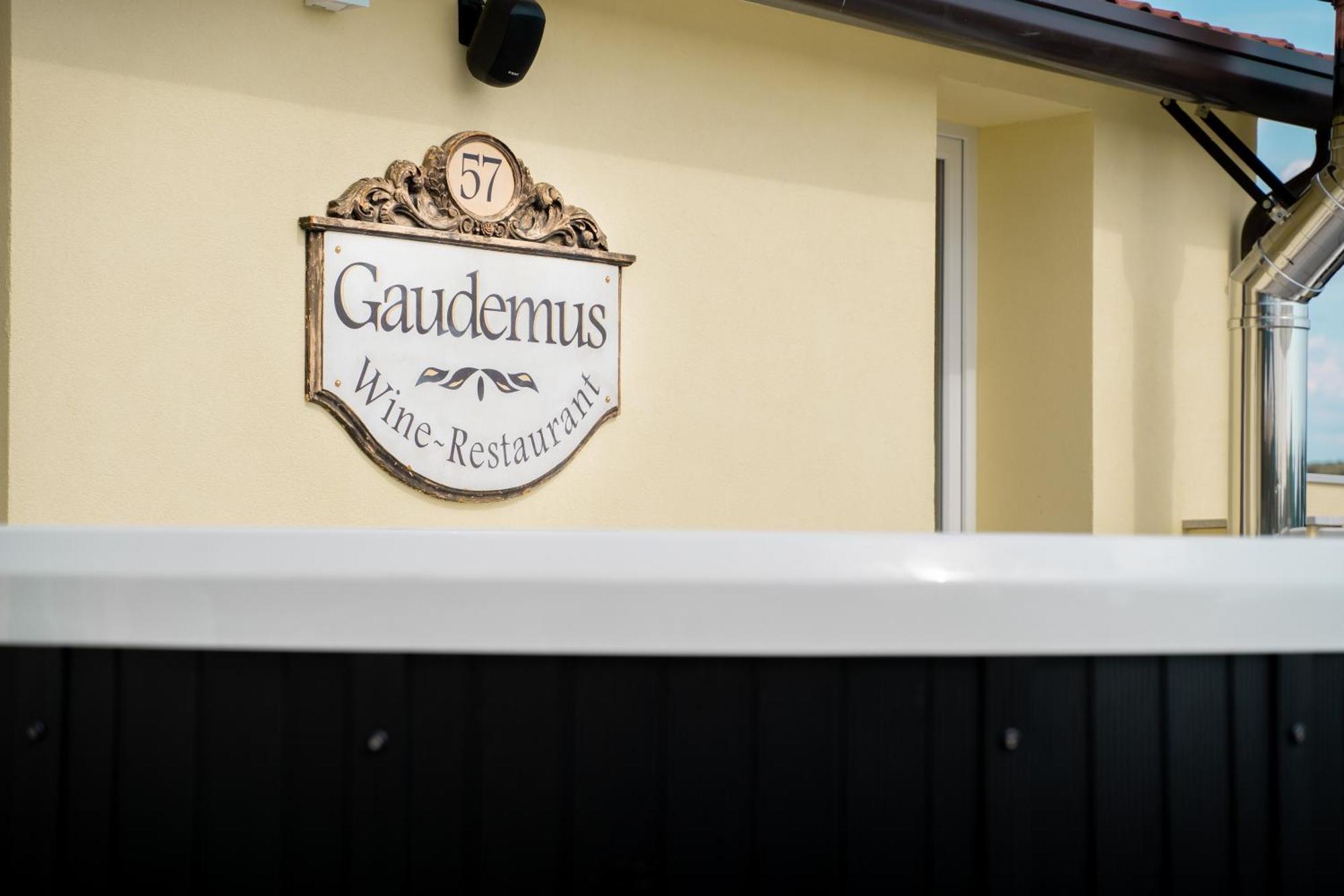 Locanda Gaudemus ซิสเตียนา ภายนอก รูปภาพ